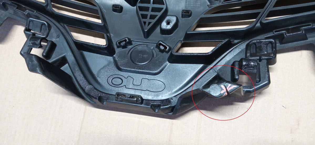 Renault Clio 4 IV 11- Calandre Grille Armature Calandre Pare-Chocs Avant 622563184R — photo 12 sur 16