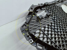 Laden Sie das Bild in den Galerie-Viewer, Mazda 3 IV BP 19- KÜHLERGRILL STOSSSTANGE VORNE BCKN-50711