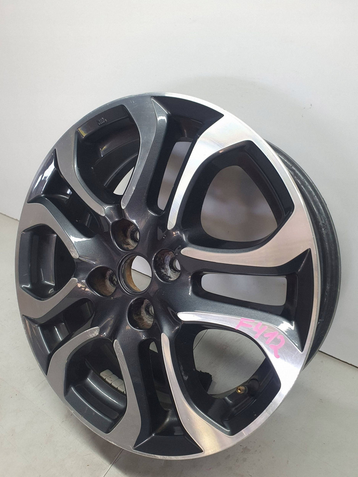 Mazda 2 II Felga Aluminiowa 16 Cali 5.5''x16'' ET40 4x100 OE 9965425560 — zdjęcie 4 z 16