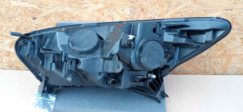 RENAULT CAPTUR 13- LAMPA REFLEKTOR PRAWY PRZÓD 130702444900