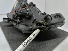 Laden Sie das Bild in den Galerie-Viewer, HYUNDAI TUCSON III LIFT 18- NEBELSCHEINWERFER TAGFAHRLICHT LED RECHTS VORNE 92202-D7600