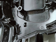 Load image into Gallery viewer, VOLVO XC40 LIFT R-DESIGN 22- ATRAPA GRILL KRATKA ZDERZAKA PRZÓD 32291466