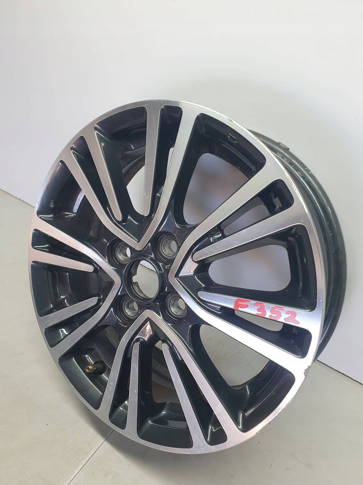 Mitsubishi Space Star Felga Aluminiowa 15 Cali 5x15 ET46 4x100 4250D418 — zdjęcie 4 z 16