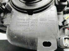Laden Sie das Bild in den Galerie-Viewer, TOYOTA YARIS III LIFT 14- SCHEINWERFER LINKS VORNE KOITO OD-160