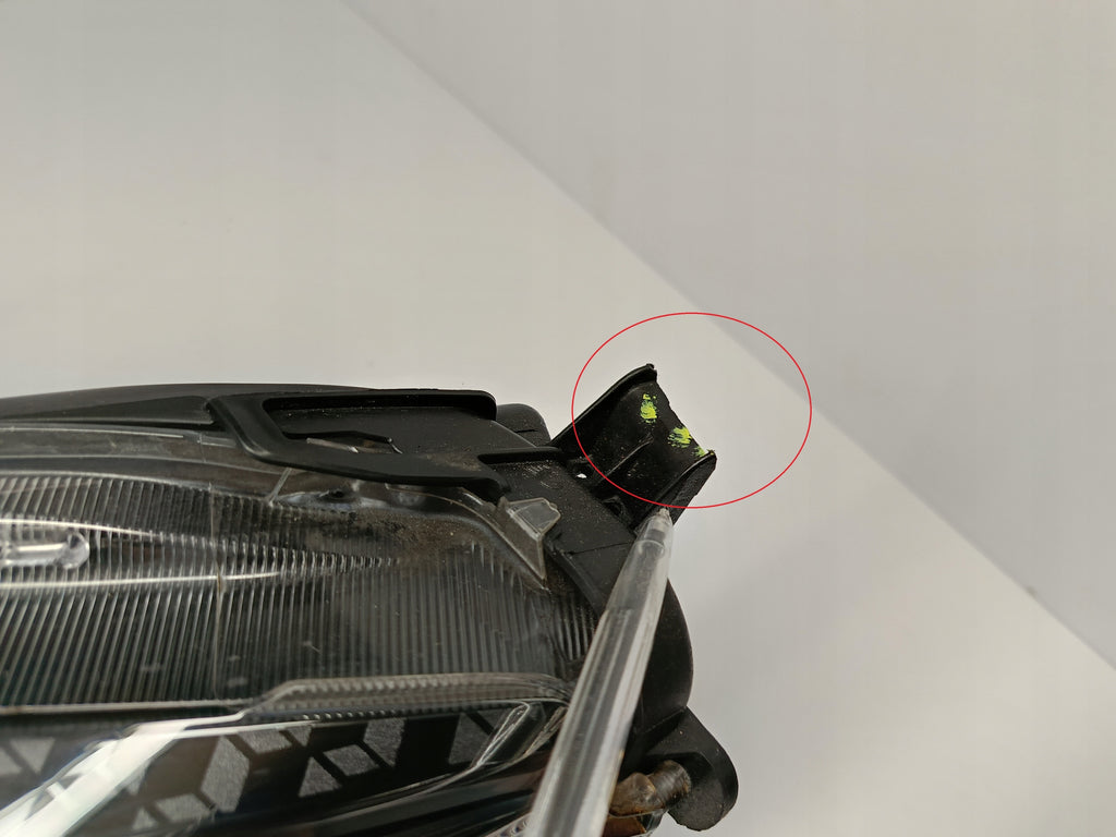TOYOTA YARIS IV 4 P21 19- LAMPA REFLEKTOR LEWA PRZÓD SOCZEWKA KOITO K0-6 EU