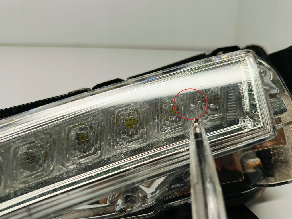 SUZUKI VITARA 15- HALOGEN DRL PRAWY LAMPA PRAWA ŚWIATŁO STANLEY LED W1378