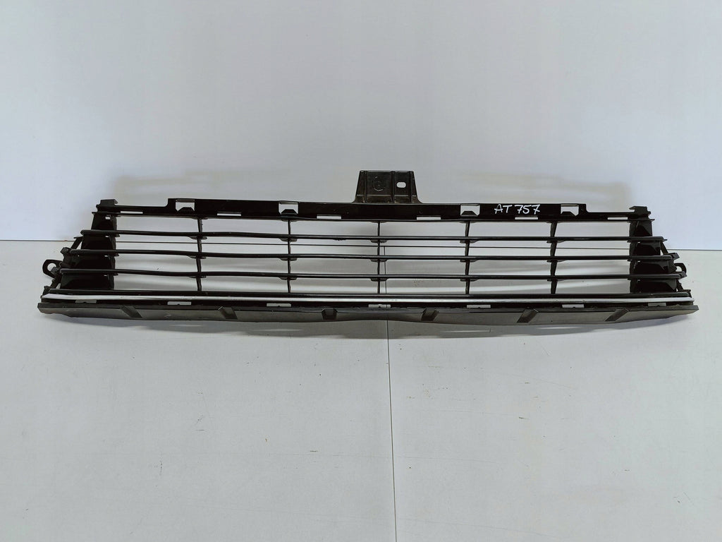 Toyota Auris II LIFT 15- KRATKA ŚRODKOWA ATRAPA ZDERZAKA PRZÓD 5311202670