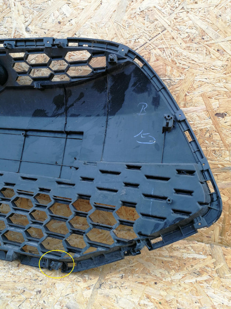 HYUNDAI IX20 LIFT 15- ATRAPA KRATKA GRILL ZDERZAKA PRZEDNIEGO 86351-1K500