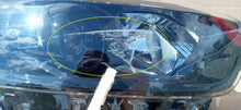 Load image into Gallery viewer, RENAULT CAPTUR I 13- LAMPA REFLEKTOR PRAWY PRZÓD ZWYKŁA H1 260105066R
