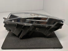 Załaduj zdjęcie do przeglądarki galerii, TESLA MODEL 3 M3 17-HALOGEN DRL PRAWY LAMPA PRZECIWMGIELNA LED 1077396-00-C