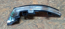 Laden Sie das Bild in den Galerie-Viewer, RANGE ROVER EVOQUE 12- BLINKER SPIEGEL RECHTS NEU LR027945