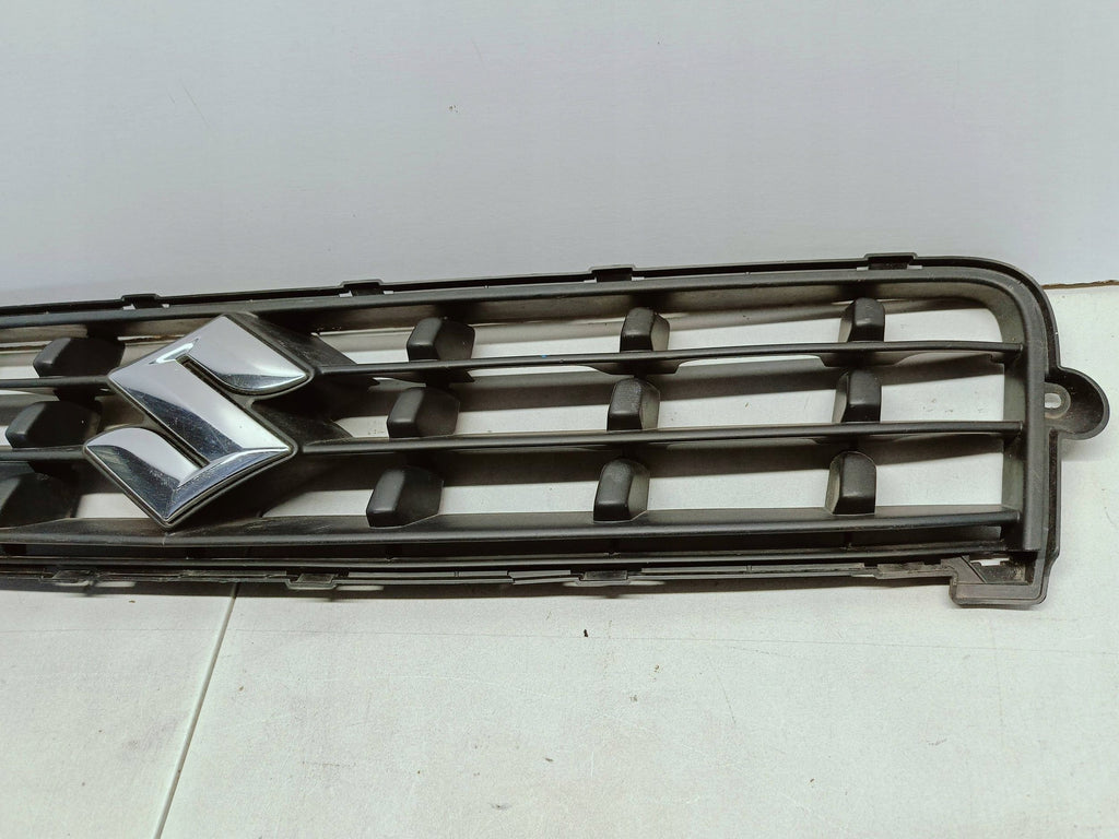 Suzuki Splash LIFT 12- KÜHLERGRILL STOSSFÄNGER VORNE EMBLEM 7174180M0