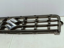 Laden Sie das Bild in den Galerie-Viewer, Suzuki Splash LIFT 12- KÜHLERGRILL STOSSFÄNGER VORNE EMBLEM 7174180M0