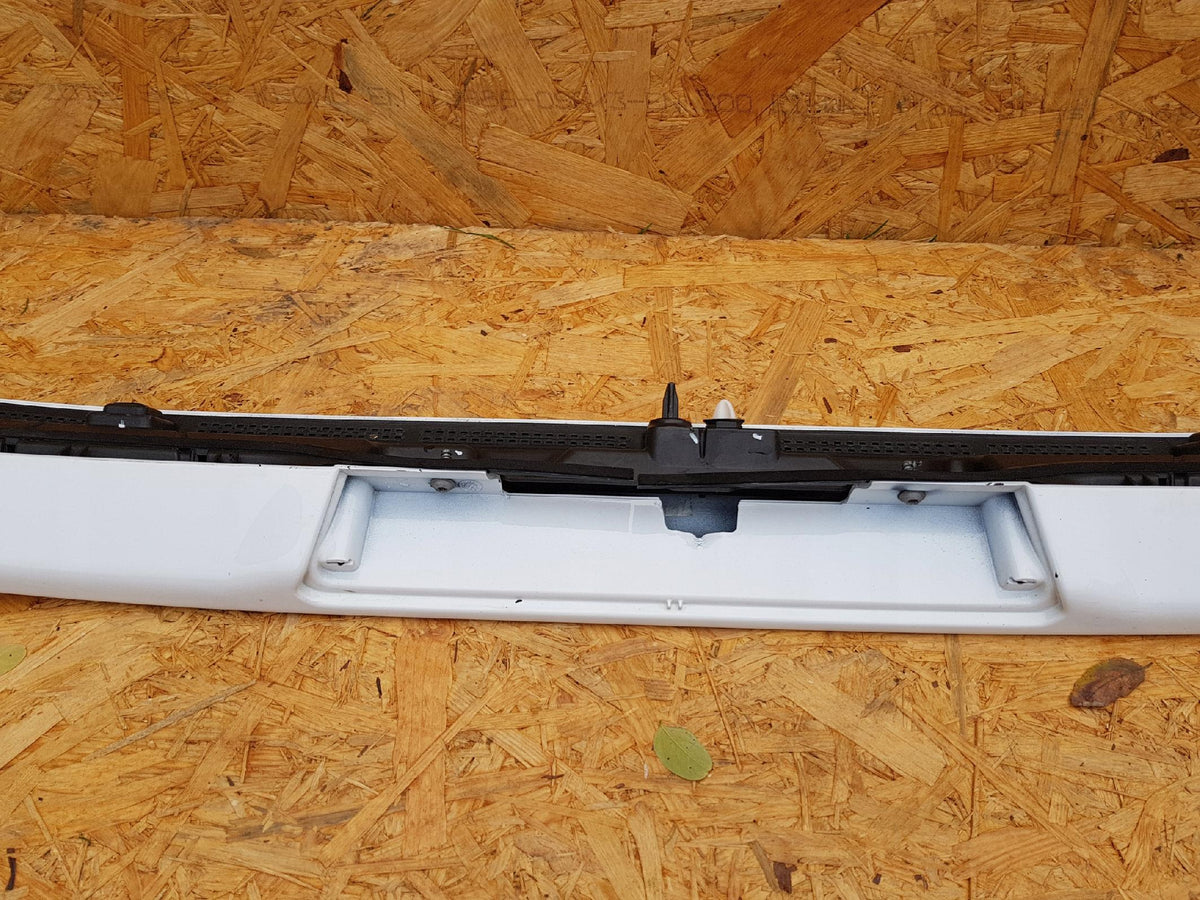Ford Fiesta MK7 Spoiler Aileron Casquette Arrière Hayon 8A61-A44210-B — photo 10 sur 13