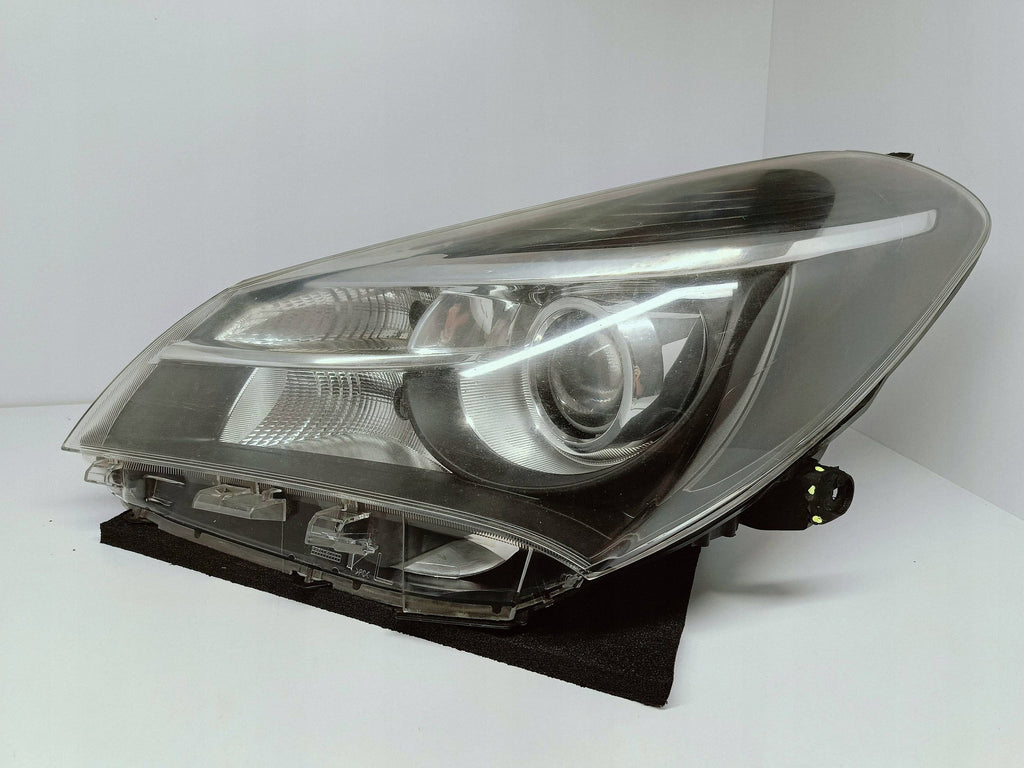Toyota Yaris III LIFT 14- LAMPA LEWA PRZÓD PRZEDNIA SOCZEWKA KOITO 0D-160