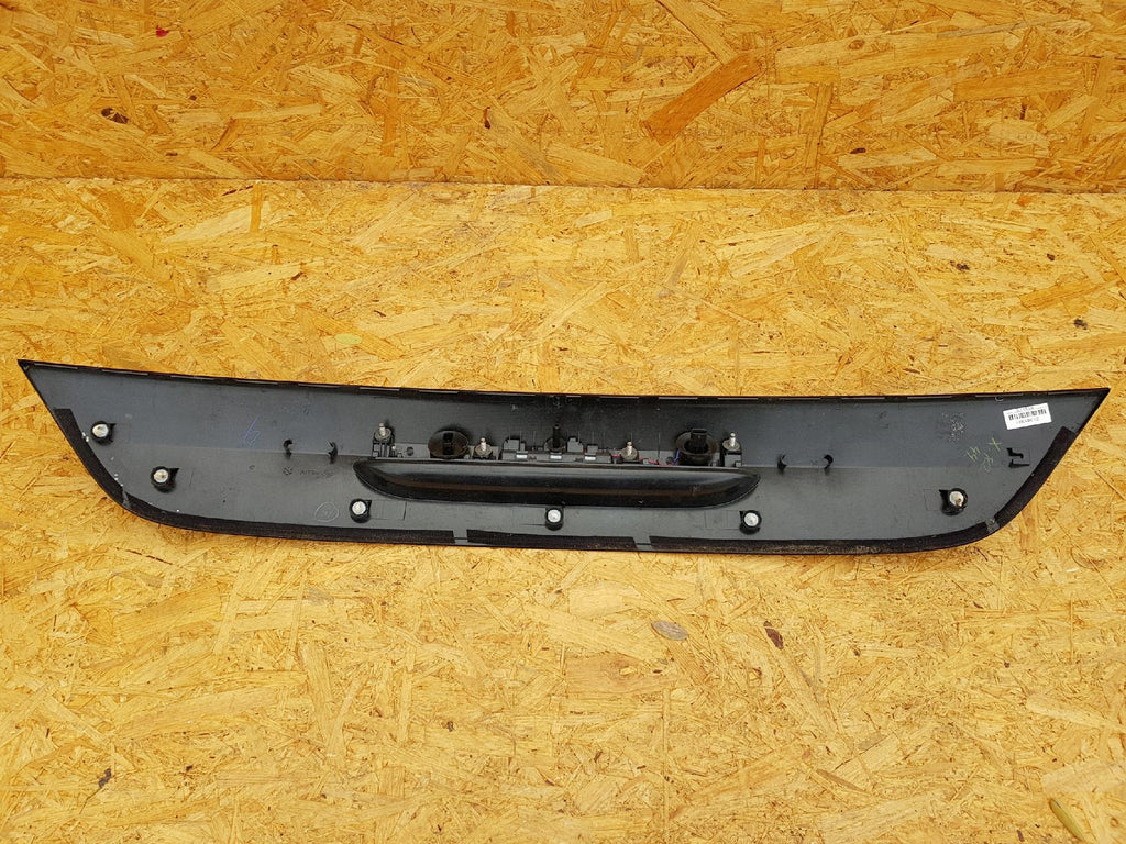 VOLVO V40 XC40 12- BLENDA LISTWA KLAPY BAGAŻNIKA TYŁ 31301301