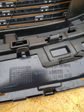 Laden Sie das Bild in den Galerie-Viewer, MERCEDES EQC A293 W293 19- KÜHLERGRILL STOSSFÄNGER VORNE A2938881800