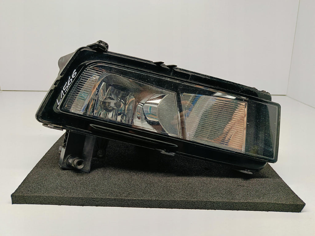 VOLKSWAGEN TOURAN II 15- RIGHT FOG LIGHT HALOGEN 5TA941662