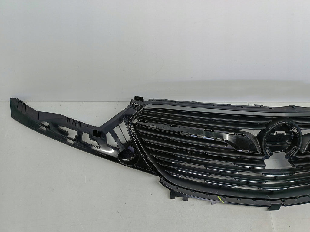Opel Grandland X 17- GRILL BLENDE STOSSSTANGE VORNE UNTER KAMERA YP00023977