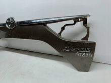 Laden Sie das Bild in den Galerie-Viewer, Toyota Avensis T27 LIFT 15- ZIERLEISTE HECKKLAPPE HINTEN 76811-05140