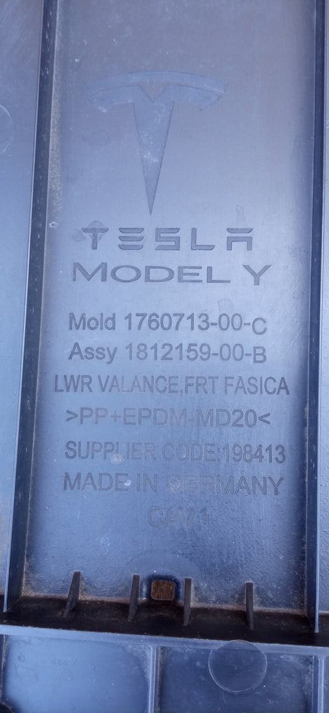 TESLA MODEL Y 20- ABDECKUNG PLATTE SPOILER UNTER STOSSFÄNGER VORNE 1760713-00-C