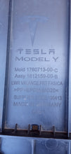 Laden Sie das Bild in den Galerie-Viewer, TESLA MODEL Y 20- ABDECKUNG PLATTE SPOILER UNTER STOSSFÄNGER VORNE 1760713-00-C
