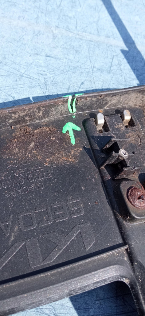 KIA EV6 2022- Kotflügelleiste vorne links 87713-CV100