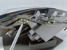 Laden Sie das Bild in den Galerie-Viewer, Toyota Aygo X 22- LAMPA PRAWA PRZÓD PRZEDNIA FULL LED EU KOITO 0H-33