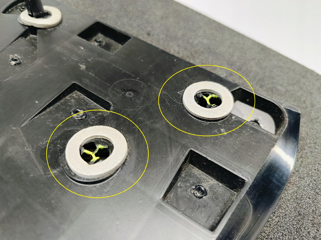 TESLA MODEL 3 M3 - ODBLASK REFLEKS LAMPY BŁOTNIKA PRAWY TYŁ 1109774-00-B