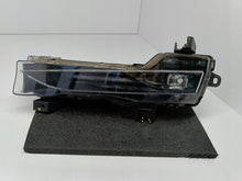 Laden Sie das Bild in den Galerie-Viewer, TESLA MODEL Y MJ 20 – HALOGEN DRL LINKS NEBELSCHEINWERFER LED 1507932-00-C
