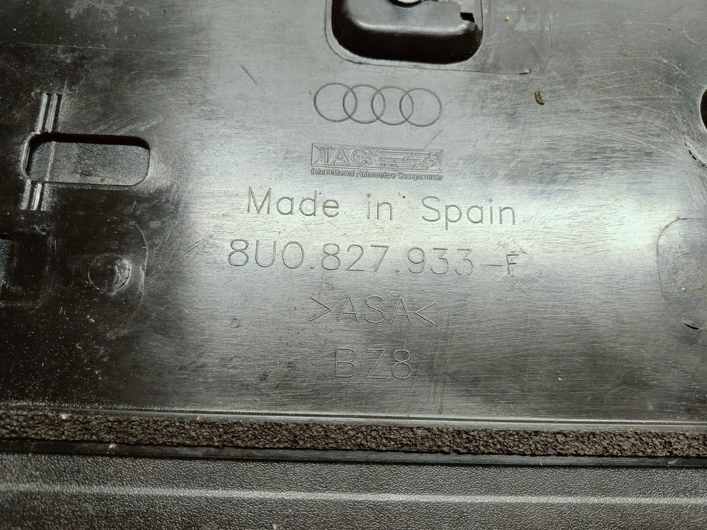 Audi Q3 8U 11- SPOILER LOTKA DASZEK BLENDA KLAPY BAGAŻNIKA 8U0827933F