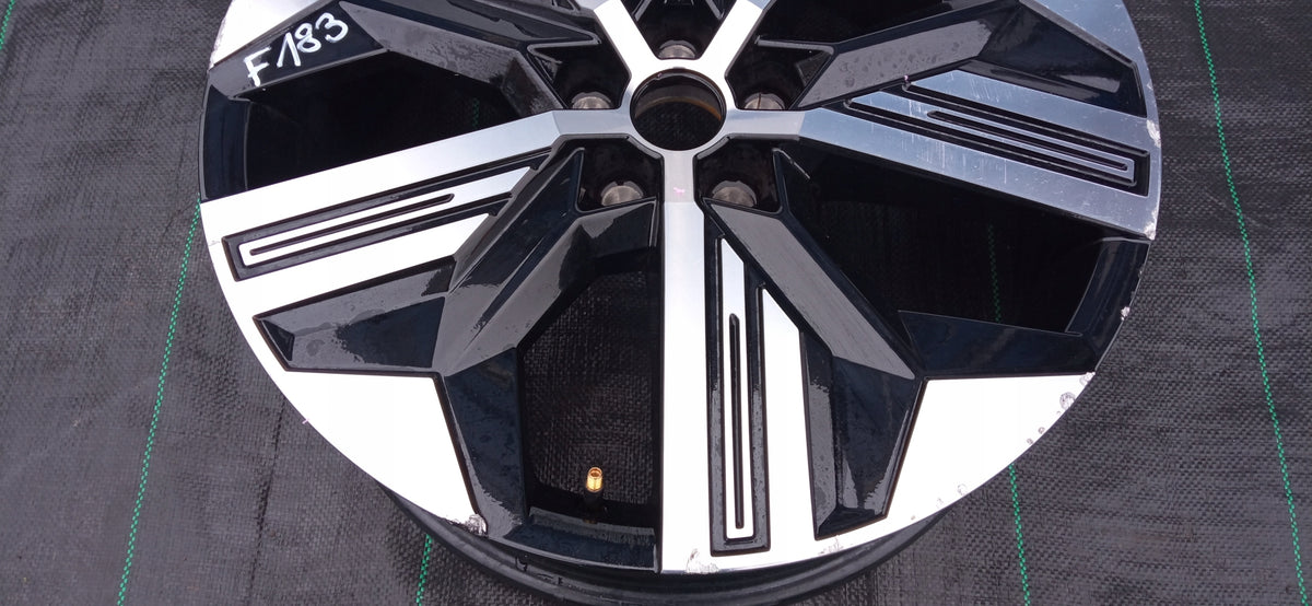 Felga Aluminiowa Renault Megane V E-Tech 7.0"x20" 5X114.3 ET34 403008508R — zdjęcie 2 z 15