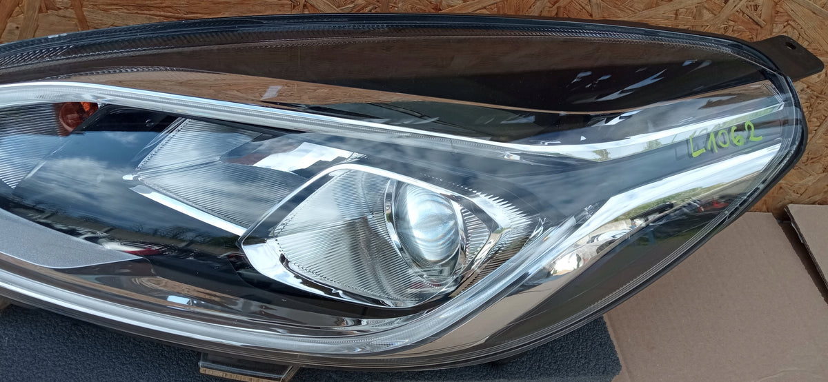 Ford Fiesta MK8 17- Lampa Lewa Przód Przednia Soczewka +led H1BB-13W030-Ce — zdjęcie 4 z 12