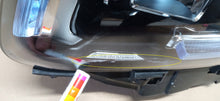 Laden Sie das Bild in den Galerie-Viewer, MERCEDES GLB A247 X247 SCHEINWERFER LINKS VORNE LED HIGH PERFORMANCE A2479061905
