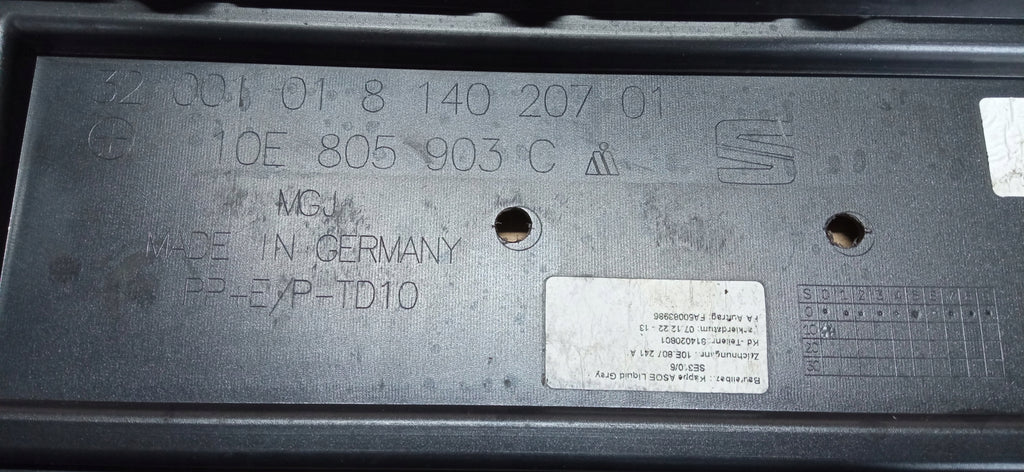 SEAT CUPRA BORN 21- ATRAPA GRILL KRATKA ŚRODKOWA ZDERZAKA PRZÓD 10E805903C