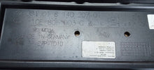 Load image into Gallery viewer, SEAT CUPRA BORN 21- ATRAPA GRILL KRATKA ŚRODKOWA ZDERZAKA PRZÓD 10E805903C