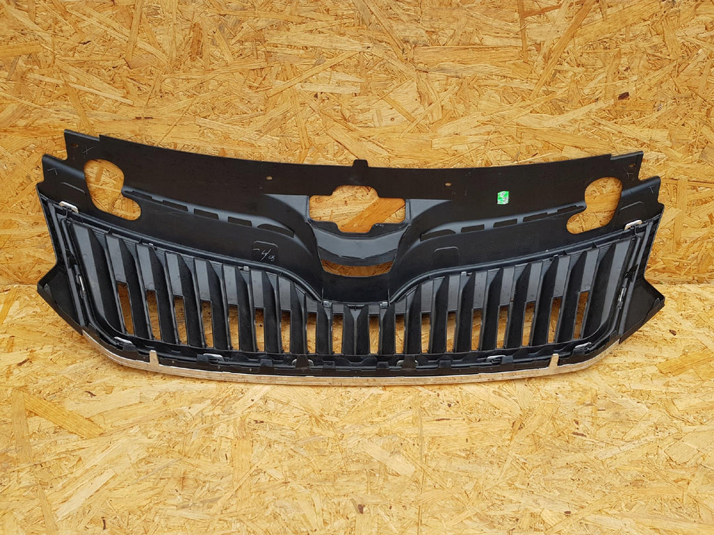 SKODA RAPID 12- ATRAPA GRILL KRATKA ZDERZAKA PRZEDNIEGO CHROM 5JA853668