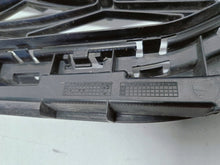 Laden Sie das Bild in den Galerie-Viewer, Seat Leon IV 5FA 20- KÜHLERGRILL STOSSFÄNGER VORNE 5EA853651G