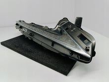 Laden Sie das Bild in den Galerie-Viewer, LEXUS IS III 250 300H 350 13- TFL RECHTS SCHEINWERFER RECHTS LED KOITO 53-92