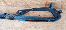 Laden Sie das Bild in den Galerie-Viewer, Hyundai i20 II GB 14- Kühlergrill unten Stoßstange vorne 86562-C8000