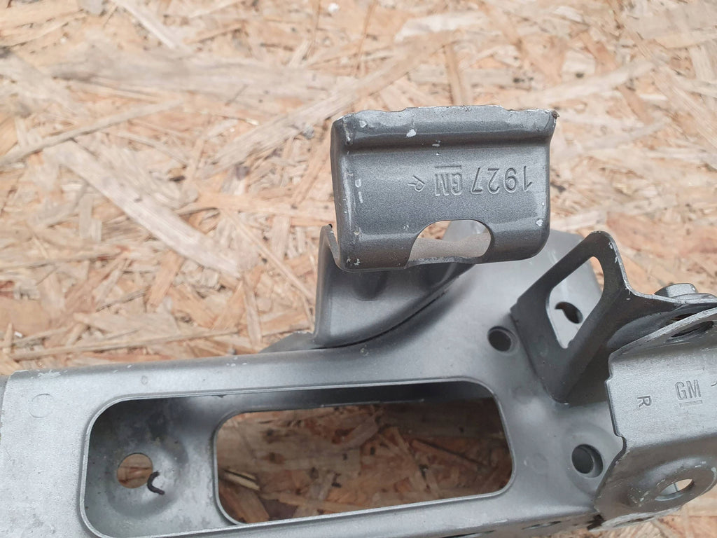 Opel Astra K V 15- PAS PRZEDNI WZMOCNIENIE GÓRNE BELKA POPRZECZKA 39052086