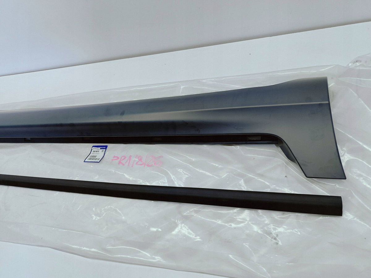 Volvo XC60 I Lift 14- Schwellerleiste Abdeckung Rechts Original (oe) 39819619 — Foto 2 von 15