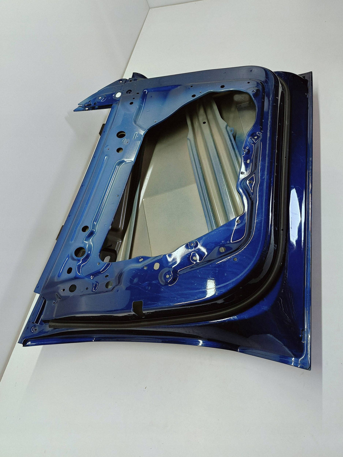 Tesla Model Y 20- Tür Vorne Links 14935700-D — Foto 14 von 15
