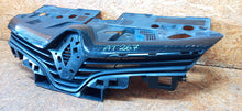 Laden Sie das Bild in den Galerie-Viewer, RENAULT CLIO 4 IV LIFT 16- KÜHLERGRIL MITTE 622562901R