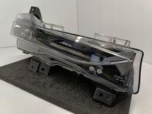 Załaduj zdjęcie do przeglądarki galerii, TESLA 3 LIFT Y 20- HALOGEN DRL PRAWY LAMPA PRZECIWMGIELNA LED 1624798-00-A