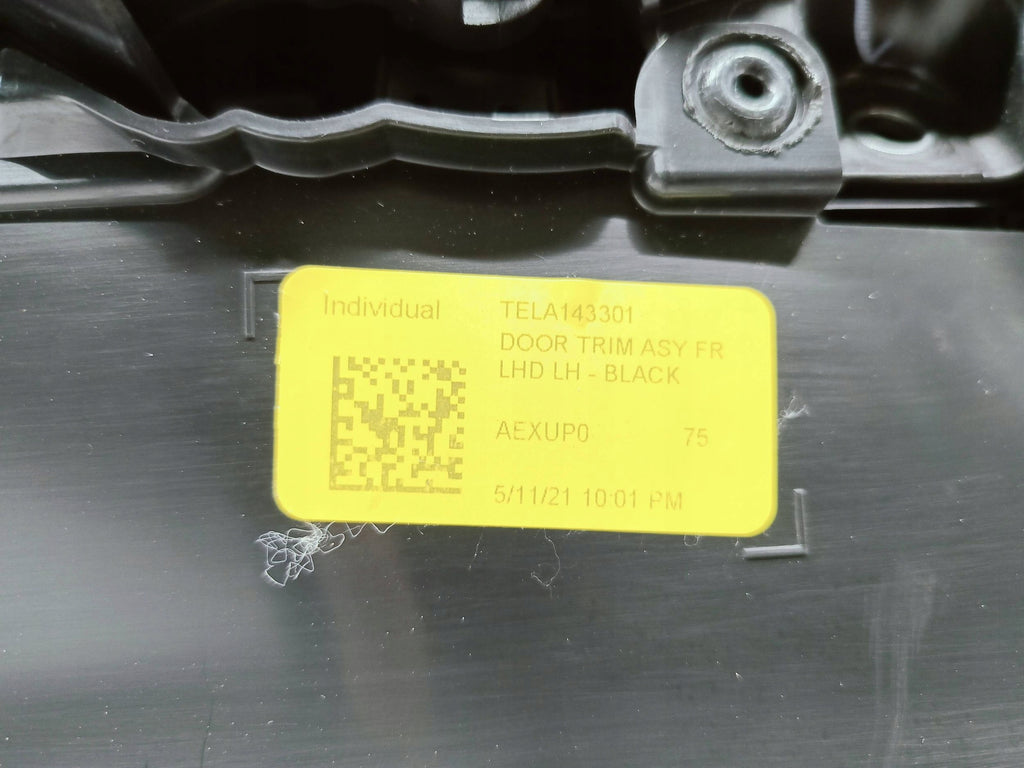 Tesla Model Y MY 20- BOCZEK TAPICERKA DRZWI LEWY PRZÓD 1593858-00-A