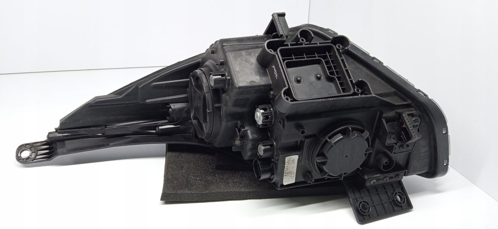 KIA NIRO 16- LAMPA PRAWA PRZÓD PRAWA PRZEDNIA SOCZEWKA XENON 92102-G5