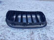 Laden Sie das Bild in den Galerie-Viewer, BMW X5 F15 F16 X6 KÜHLERGRILLE BLENDE LINKS