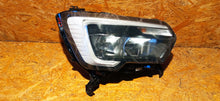 Laden Sie das Bild in den Galerie-Viewer, RENAULT MASTER 19- LAMPA PRAWA PRZÓD PRAWA PRZEDNIA NOWA OE 260105567R