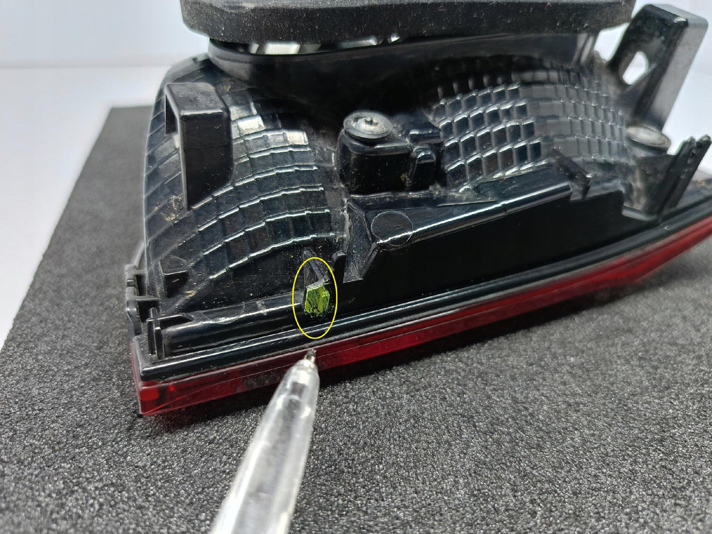 VW TOURAN II 5TA 15- LAMPA KLAPY BAGAŻNIKA LEWY TYŁ 5TA945093D